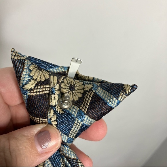 Vintage Snappon tie clip on floral tie - Picture 4 of 6